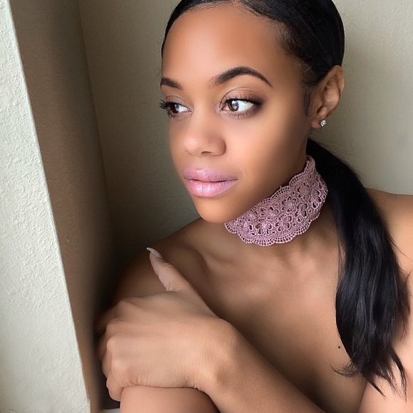 Lace (dusty rose) vintage chocker necklace - Picture 2 of 3